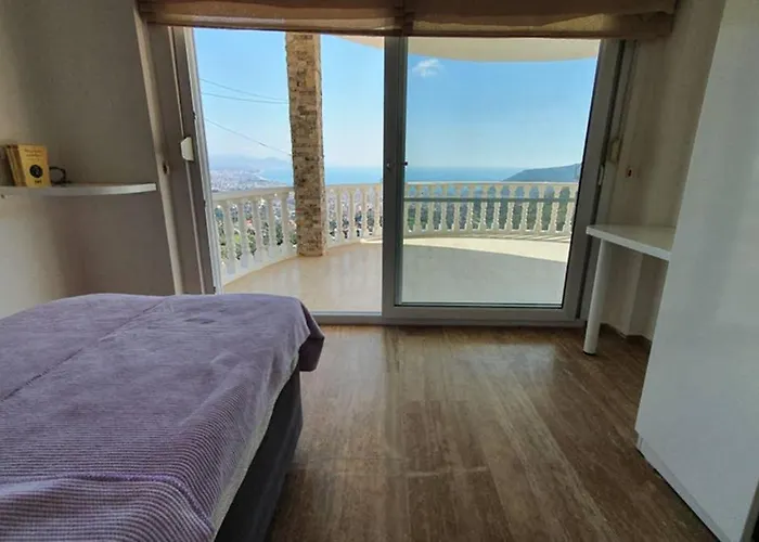 уютная с шикарным панорамным видом Apartament Alanya
