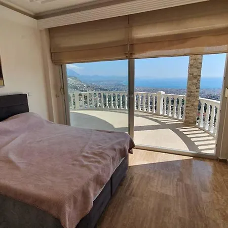уютная с шикарным панорамным видом Apartmán Alanya