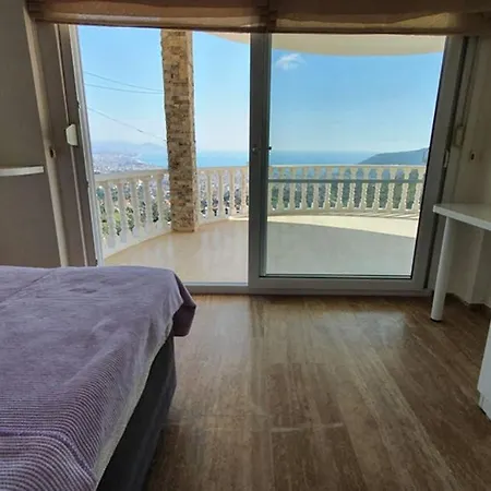 уютная с шикарным панорамным видом Apartmán Alanya