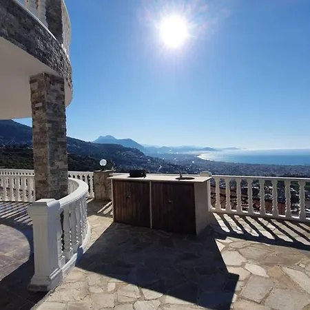 уютная с шикарным панорамным видом Alanya