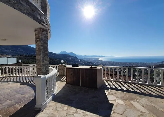 уютная с шикарным панорамным видом Alanya