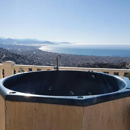 アパート уютная с шикарным панорамным видом