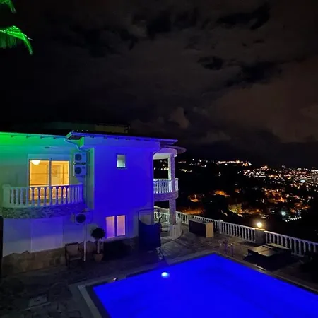 Διαμέρισμα уютная с шикарным панорамным видом